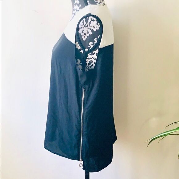 𝅺Calvin Klein black & white top, M - Picture 2 of 5